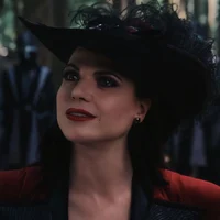 01 - Evil Queen
