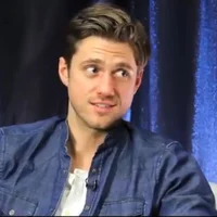 Aaron Tveit 