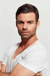Daniel Gillies 