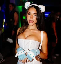 MADISON BEER