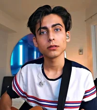 Aidan gallagher 