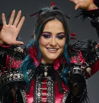 Lyra Valkyria-Giant-