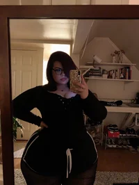 Chubby goth mommy 