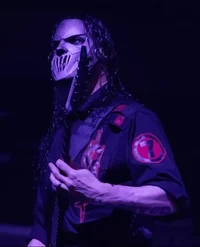 44 - Mick Thomson