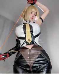 Cosplayer Evelyn