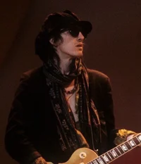 Izzy stradlin 
