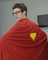 Grant Gustin 