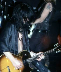 Izzy stradlin 