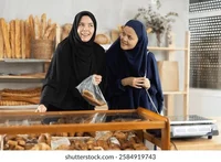 2 hijabi women