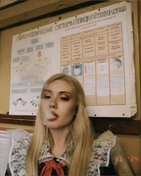 DEAD BLONDE