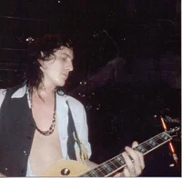 Izzy stradlin 