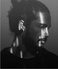 Том Каулитц - бармен