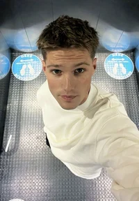 06 DEAN DI LAURENTIS