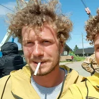 Максим Шустов