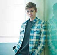 Thomas Sangster 