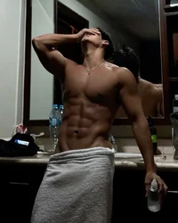 Boyfriends older bro