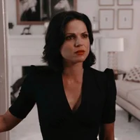 01 - Regina Mills