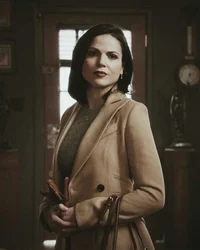 01 - Regina Mills