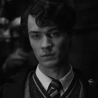 TOM RIDDLE