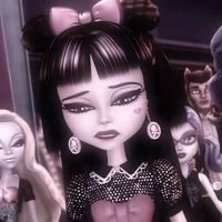 Draculaura -roommate