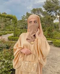 Hijabi ballbust aunt