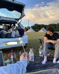 CAMPING WITH FRIENDS