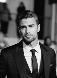 Theo James 