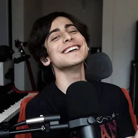 Aidan Gallagher 