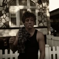 SHLESS Lip Gallagher