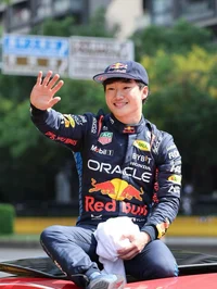 F1 Yuki Tsunoda