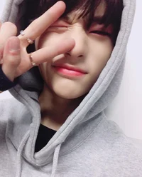 hwang hyunjin