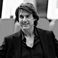 TOM CRUISE