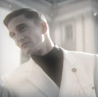 Август ван дер Хольт