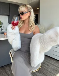 Rich sister 