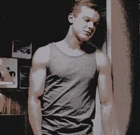 IAN GALLAGHER 