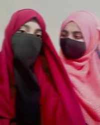 2 hijabi cousins 