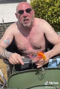 England Bin Swimmer