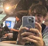 Invictor y Mikecrack