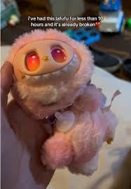 Broken LABUBU