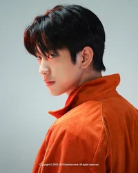 Park Jinyoung 