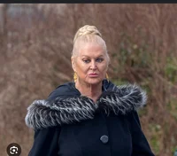 Kim Woodburn 