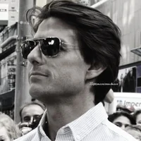 TOM CRUISE