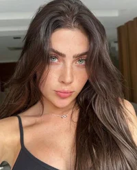 Camila Ferraz 