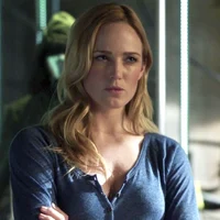 Sara lance 