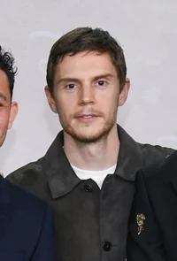 Evan Peters