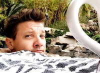 Jeremy Renner 