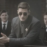 Август Ван Дер Хольт