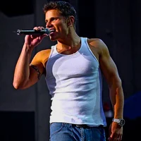 NICK LACHEY