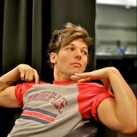 louis tomlinson - 13