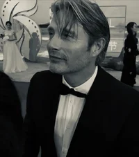 MADS MIKKELSEN
